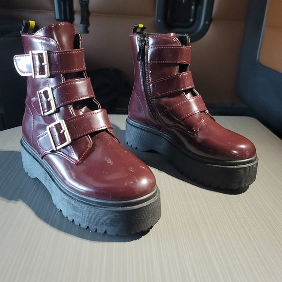 Yoki Shoes - YOKI Burgundy Faux Leather Sleek Strappy/Buckle Platform Boots Women's‎ 6